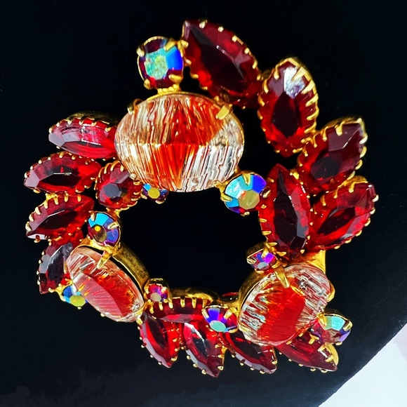 1960’s “Juliana Style” Vivid Red Navette & Aurora Borealis Rhinestone Brooch - Picture 2 of 6